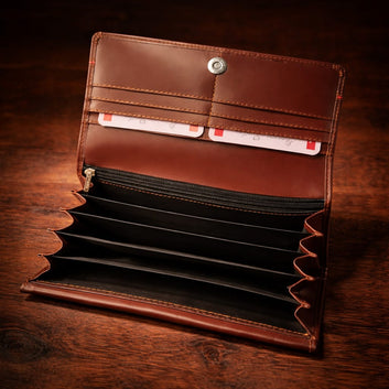 Ladies Large Capacity Cow Leather Clutch – Premium Finish