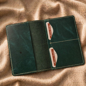 Heritex Leather Passport Cover – Pull-Up Vintage
