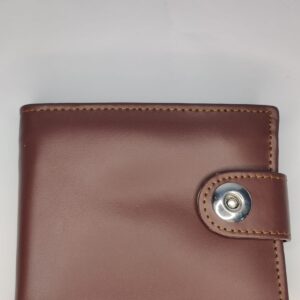 Double flap men’s wallet with magnetic closure and zipper pocket